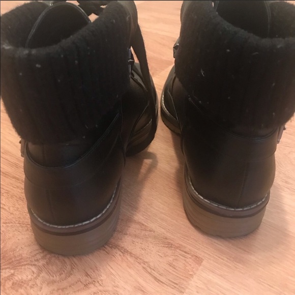 COPY - Tommy Hilfiger faux leather boots. - Picture 2 of 4